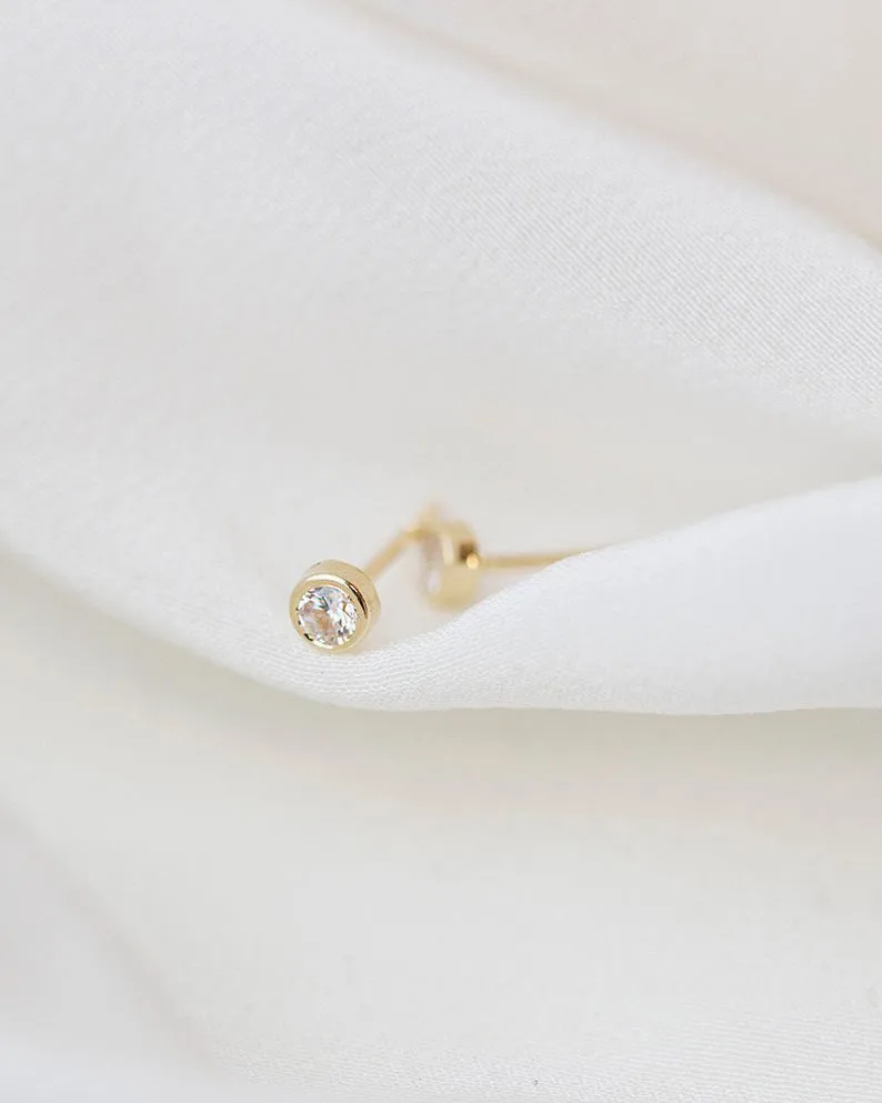 14K Solitaire Stud Earrings