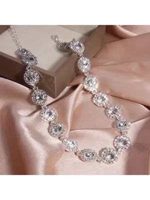 1pc Necklace Silver-tone Paved Rhinestone Classic Halo Design Statement Necklace