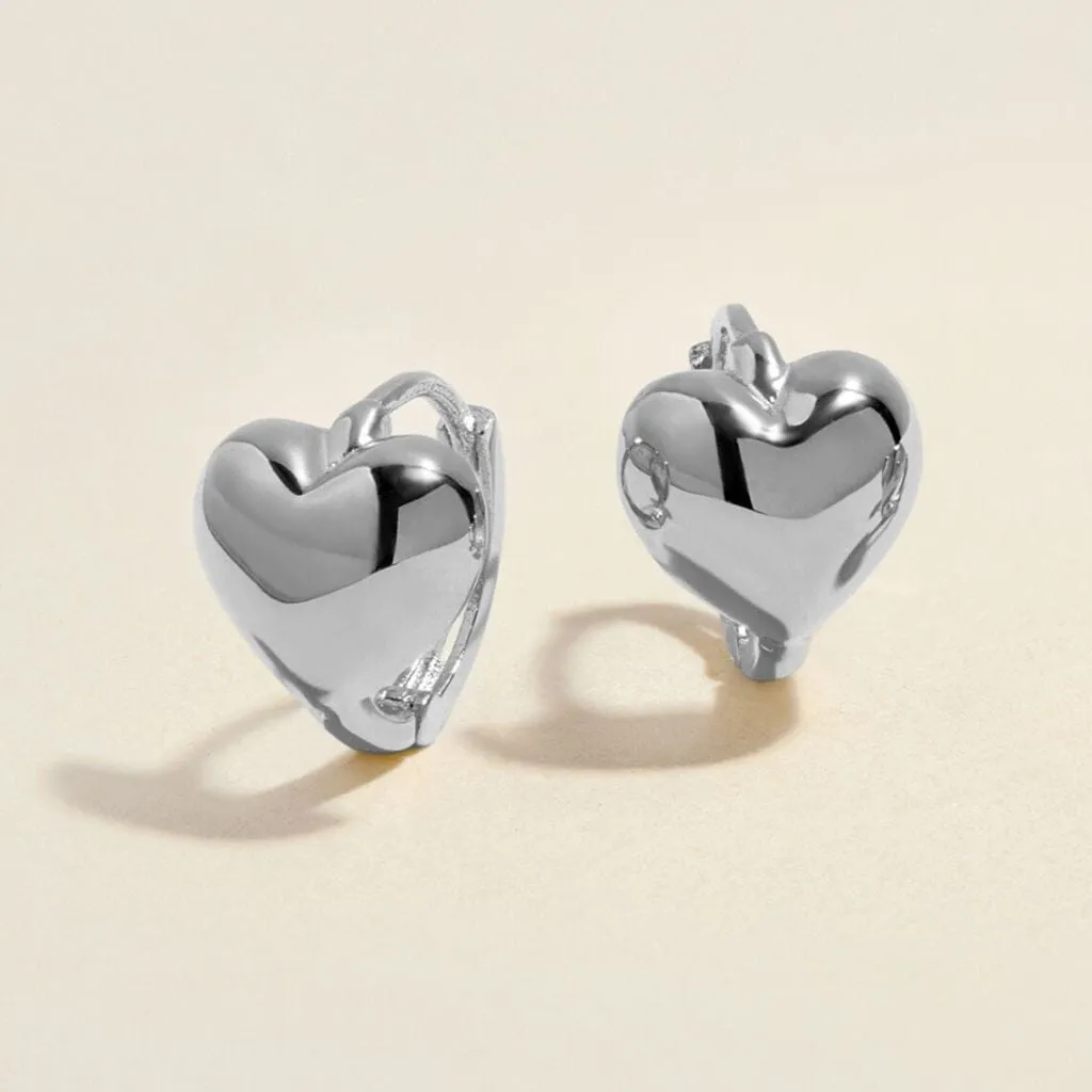 Bae heart midi huggie earrings white gold