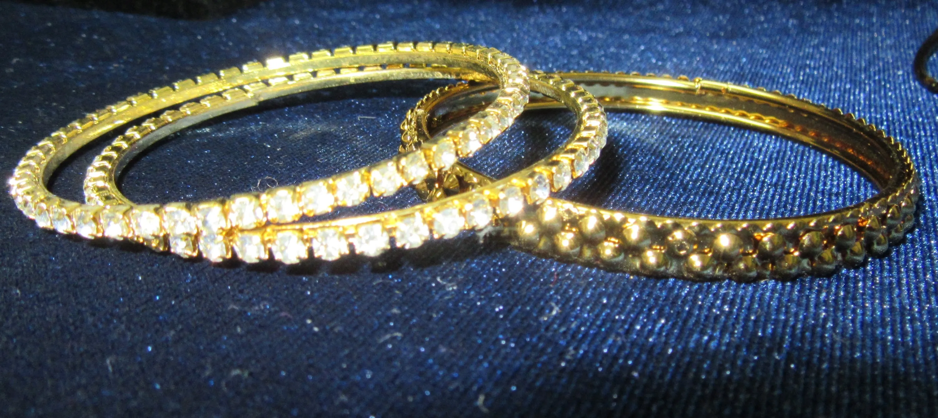 Bangles 8647 Golden Indian Set of Kadra and Bangles