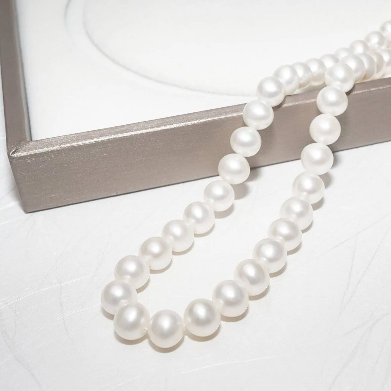 Elegent White Freshwater Pearl Necklace WN00094