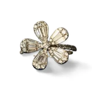 Modern Elegant 18K White Gold Floral Flower Baguette Diamond 5 Petal Ring