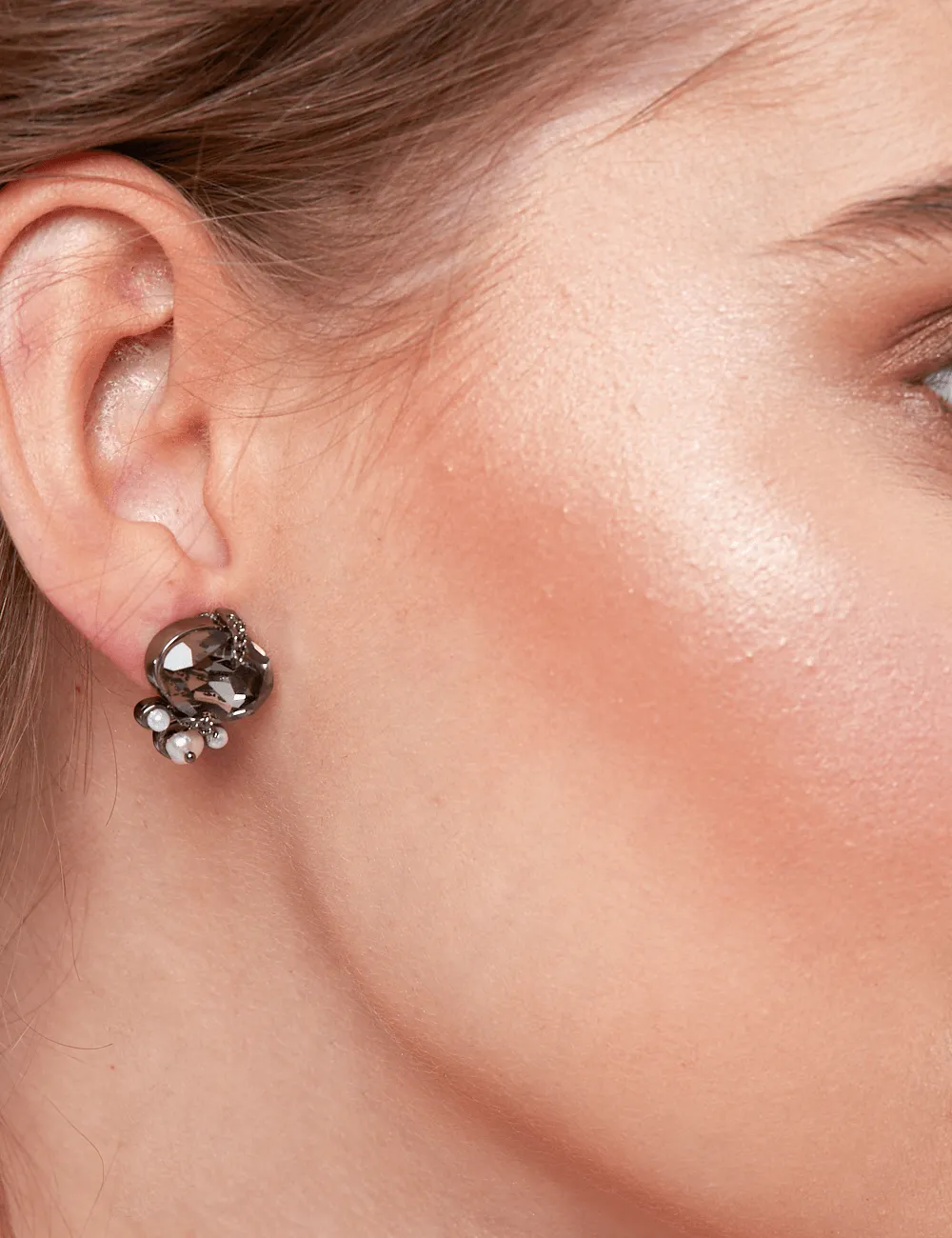 Noir Petit Studs