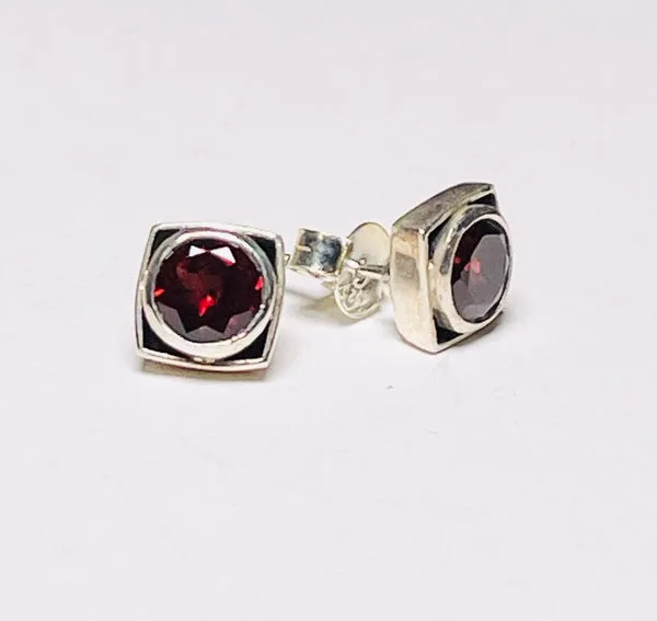 Square Garnet Stud Earrings (CH58)