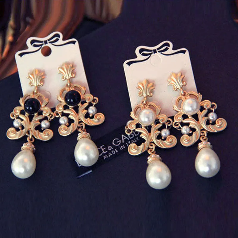 Statement Jewelry Big Quatrefoil Pearl Drop Earrings with Zircon in Gold Color