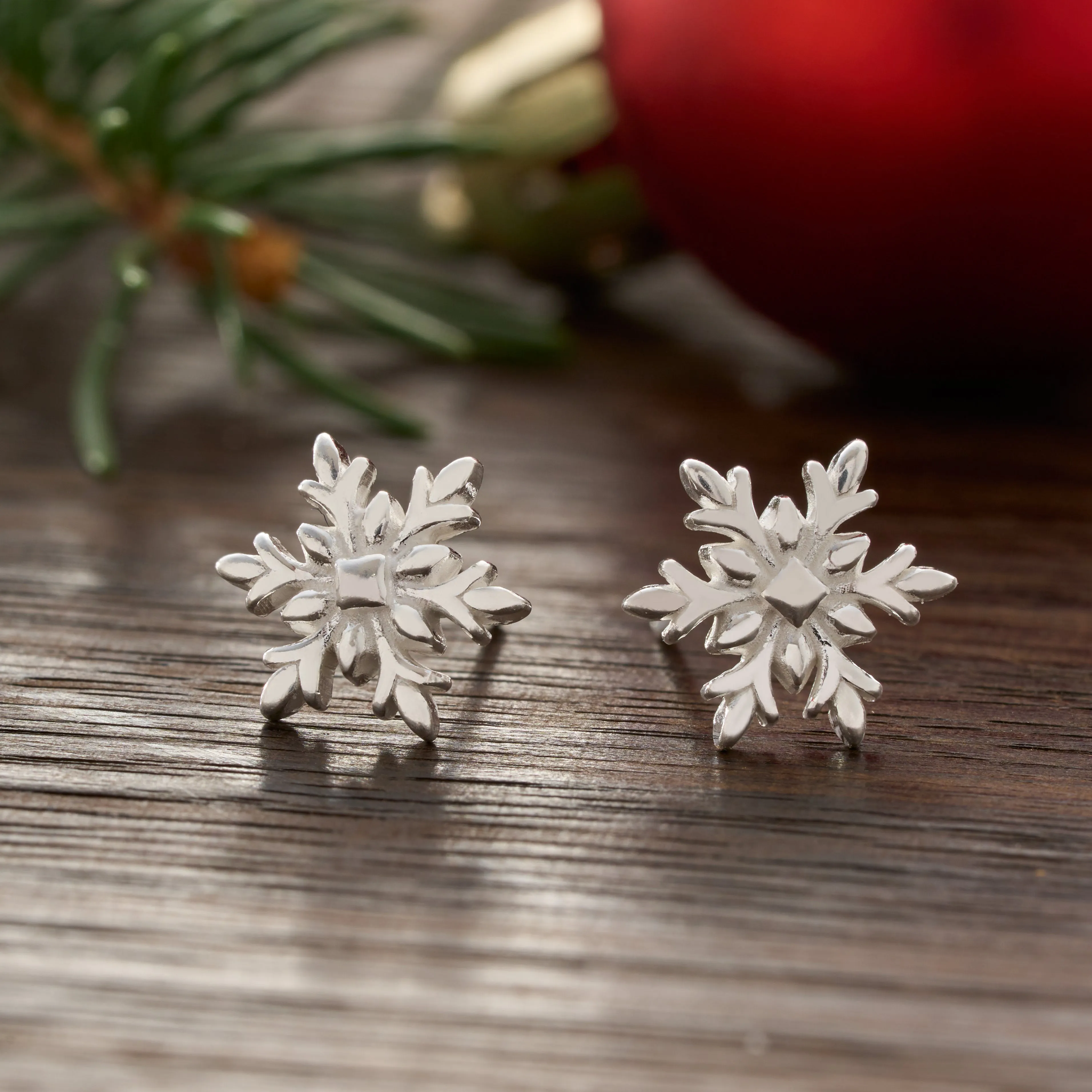 Sterling Silver Glistening Snowflake Studs