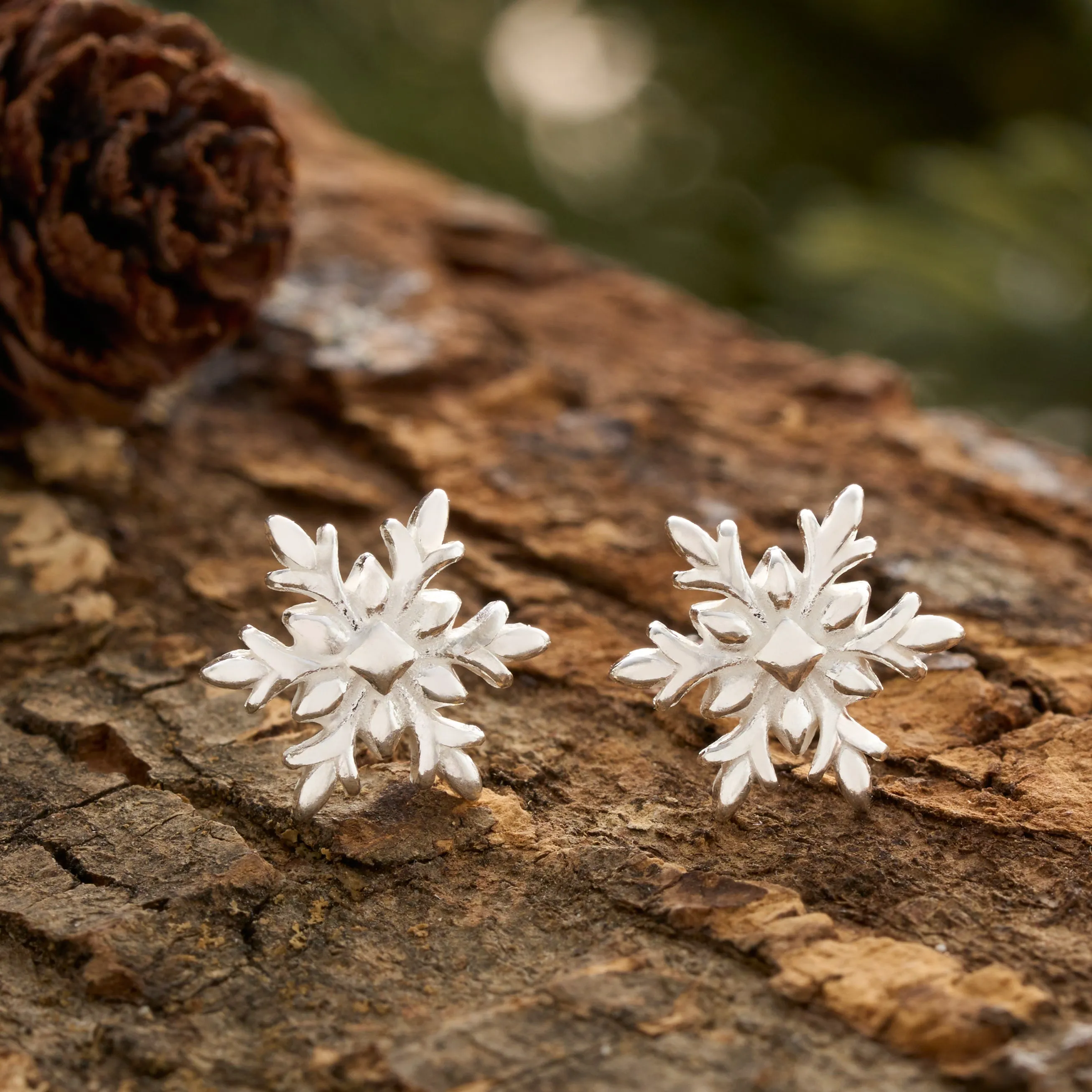 Sterling Silver Glistening Snowflake Studs