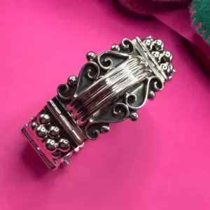 Stunning Taxco sterling silver bracelet, hinged with Spratling type design