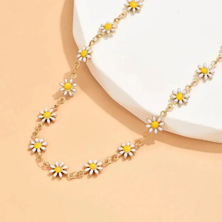 XN031 - Elegant Floral Necklace